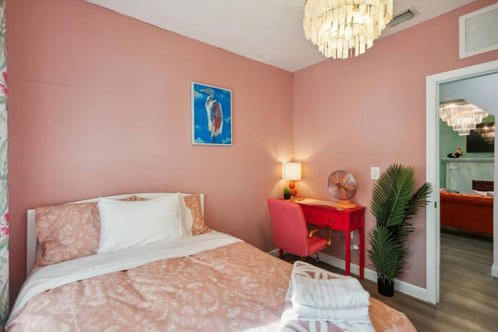 New! Havana Nights Villa ! Walk To Calle Ocho! Miami Eksteriør bilde